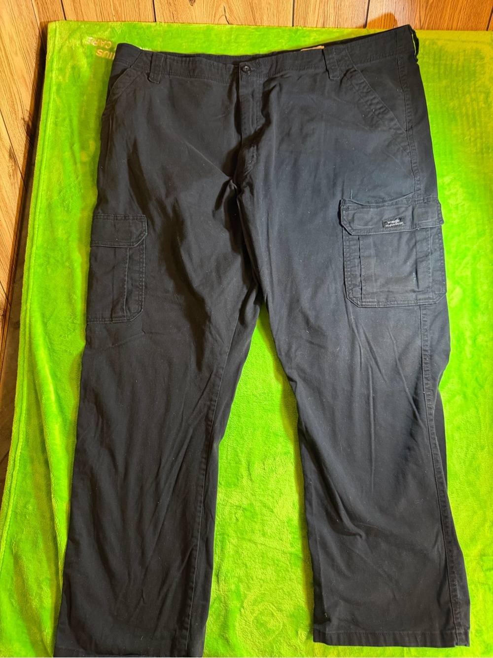 Wrangler Black Cargo Pants with Side Pockets